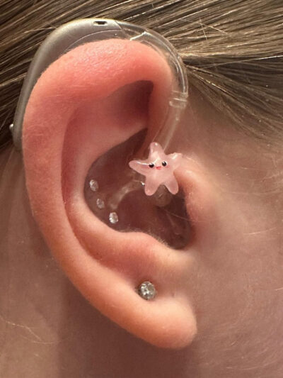 Blushy, der rosa Seestern – Hörgeräteschmuck für Kinder – Bild 2